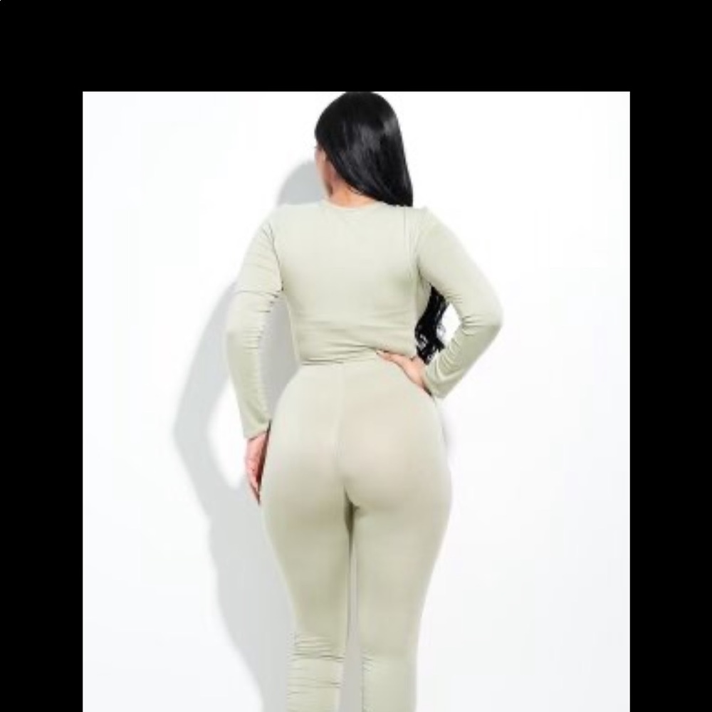 Keep It Cute 2 Piece Set - Picture 3 of 5
